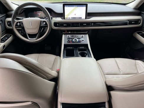 Used 2020 Lincoln Aviator Reserve w/ Elements Package Plus image 13
