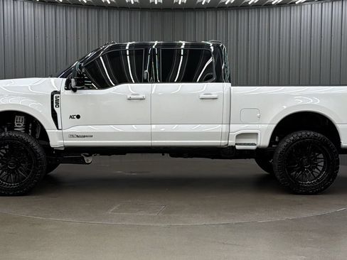 Used 2026 Ford F250 Platinum w/ FX4 Off-Road Package AWD/4WD image 2