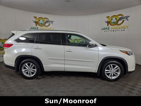 Used 2017 Toyota Highlander Limited Platinum image 11