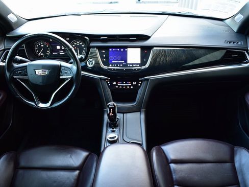 Used 2020 Cadillac XT6 Premium Luxury image 32