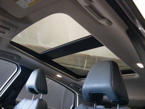 Used 2023 Nissan Ariya image 30