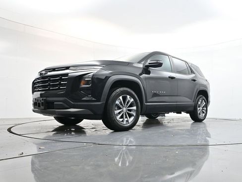 Used 2026 Chevrolet Equinox LT image 25