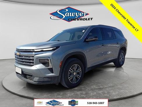 Used 2024 Chevrolet Traverse LT AWD/4WD image 1