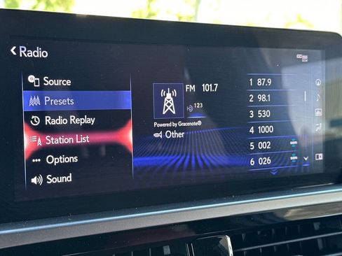 Certified 2023 Lexus GX 460 Luxury w/ Sport Design Package AWD/4WD image 19
