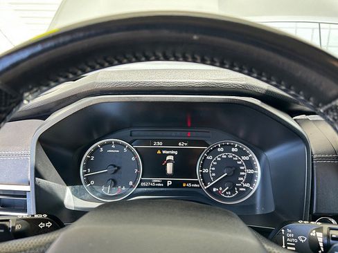 Used 2024 Mitsubishi Outlander AWD image 25