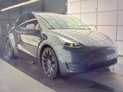 Used 2022 Tesla Model Y Performance image 5