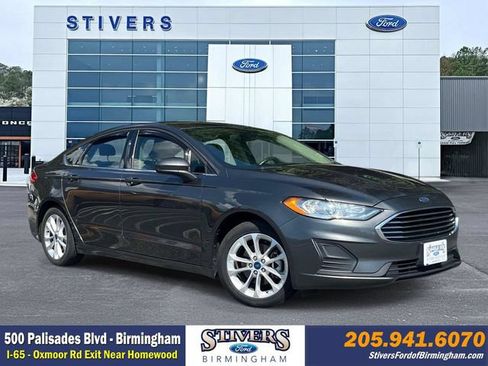 Used 2019 Ford Fusion SE FWD image 1