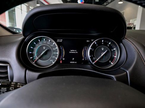 Used 2022 Maserati Levante Modena AWD/4WD image 28