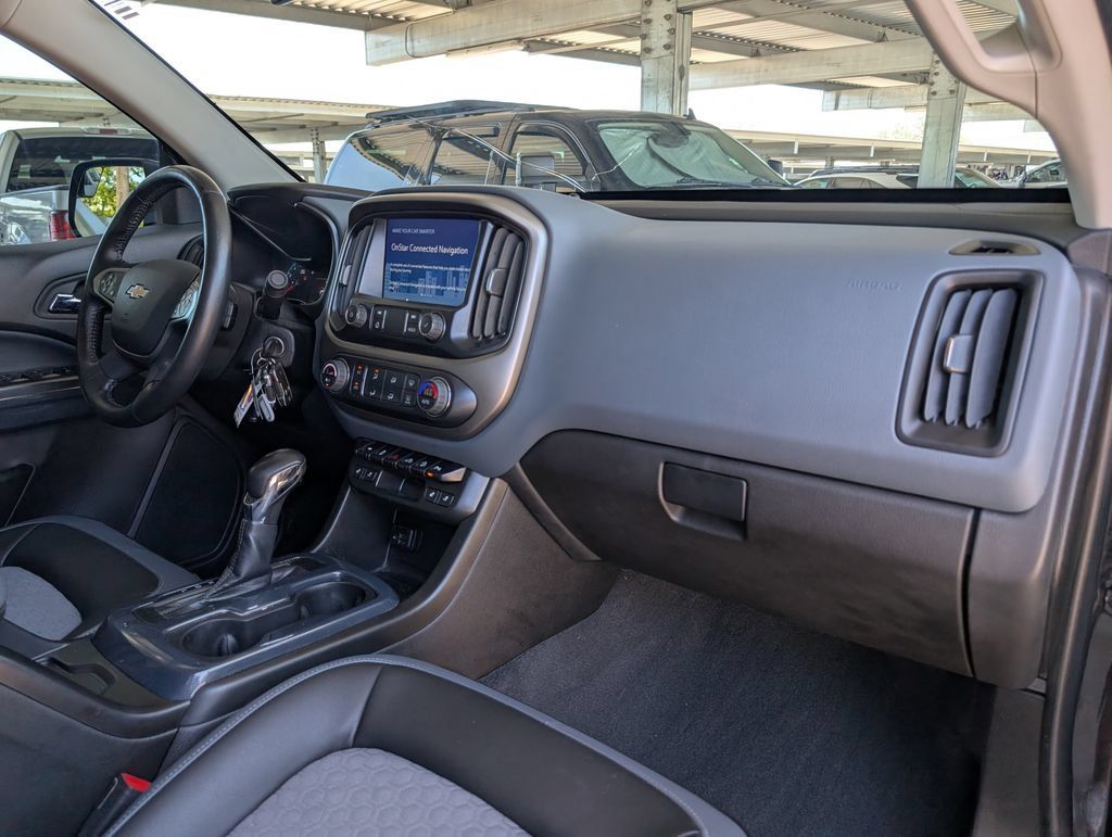 Used 2022 Chevrolet Colorado Z71 w/ Z71 Midnight Edition AWD/4WD image 22
