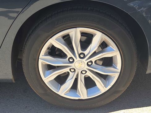 Used 2020 Chevrolet Malibu LT image 12