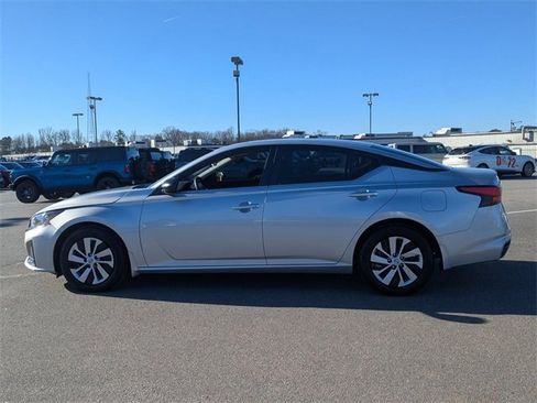 Used 2024 Nissan Altima 2.5 S image 6