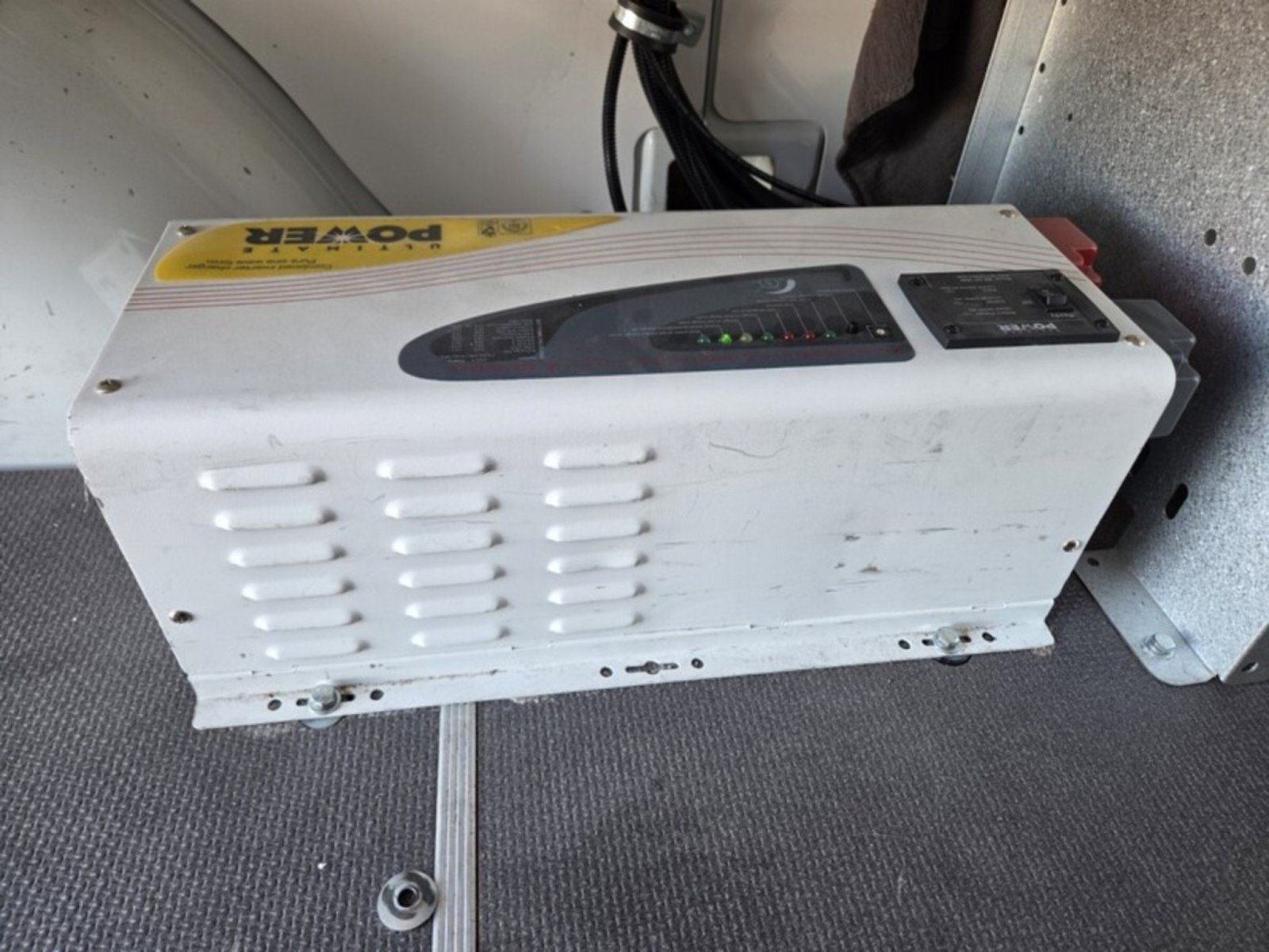 Used 2017 Mercedes-Benz Sprinter 2500 image 18