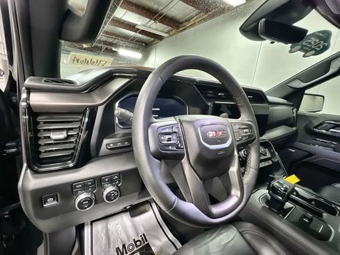 Certified 2025 GMC Sierra 1500 AT4 w/ Technology Package AWD/4WD image 10