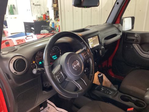 Used 2016 Jeep Wrangler Sport AWD/4WD image 13