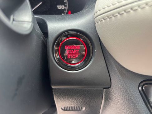 Used 2025 Honda HR-V LX image 18