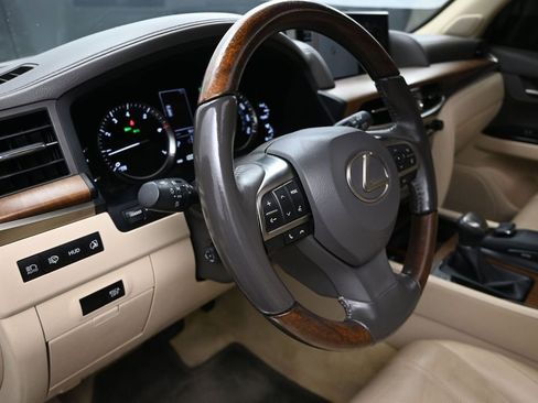 Used 2017 Lexus LX 570 4WD image 12