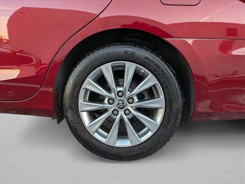 Used 2015 Toyota Camry XLE image 22