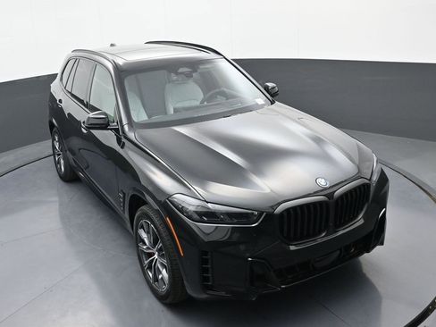 New 2026 BMW X5 xDrive50e w/ Executive Package image 32