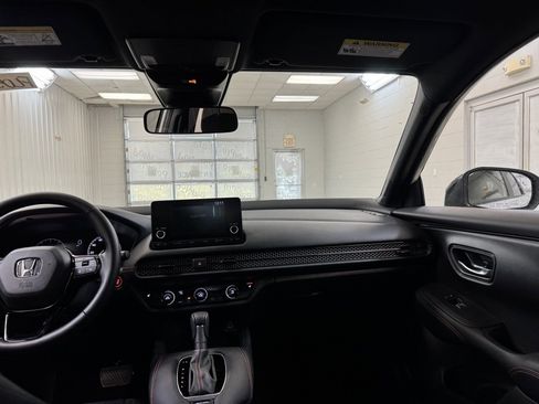 Used 2025 Honda HR-V Sport image 19