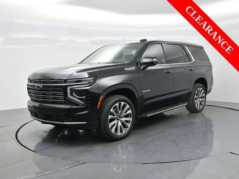 Used 2025 Chevrolet Tahoe High Country image 2