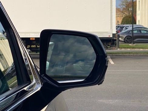 Used 2022 Cadillac Escalade ESV Luxury image 16