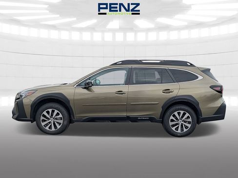 Used 2025 Subaru Outback Premium AWD/4WD image 4