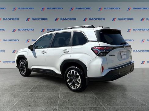 Used 2025 Subaru Forester Premium AWD/4WD image 3