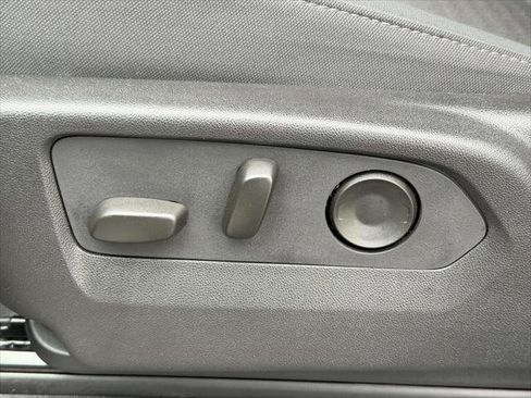 Used 2025 Chevrolet Suburban LS image 21