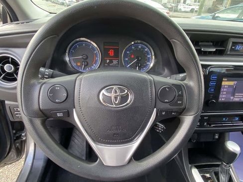 Used 2019 Toyota Corolla LE image 22