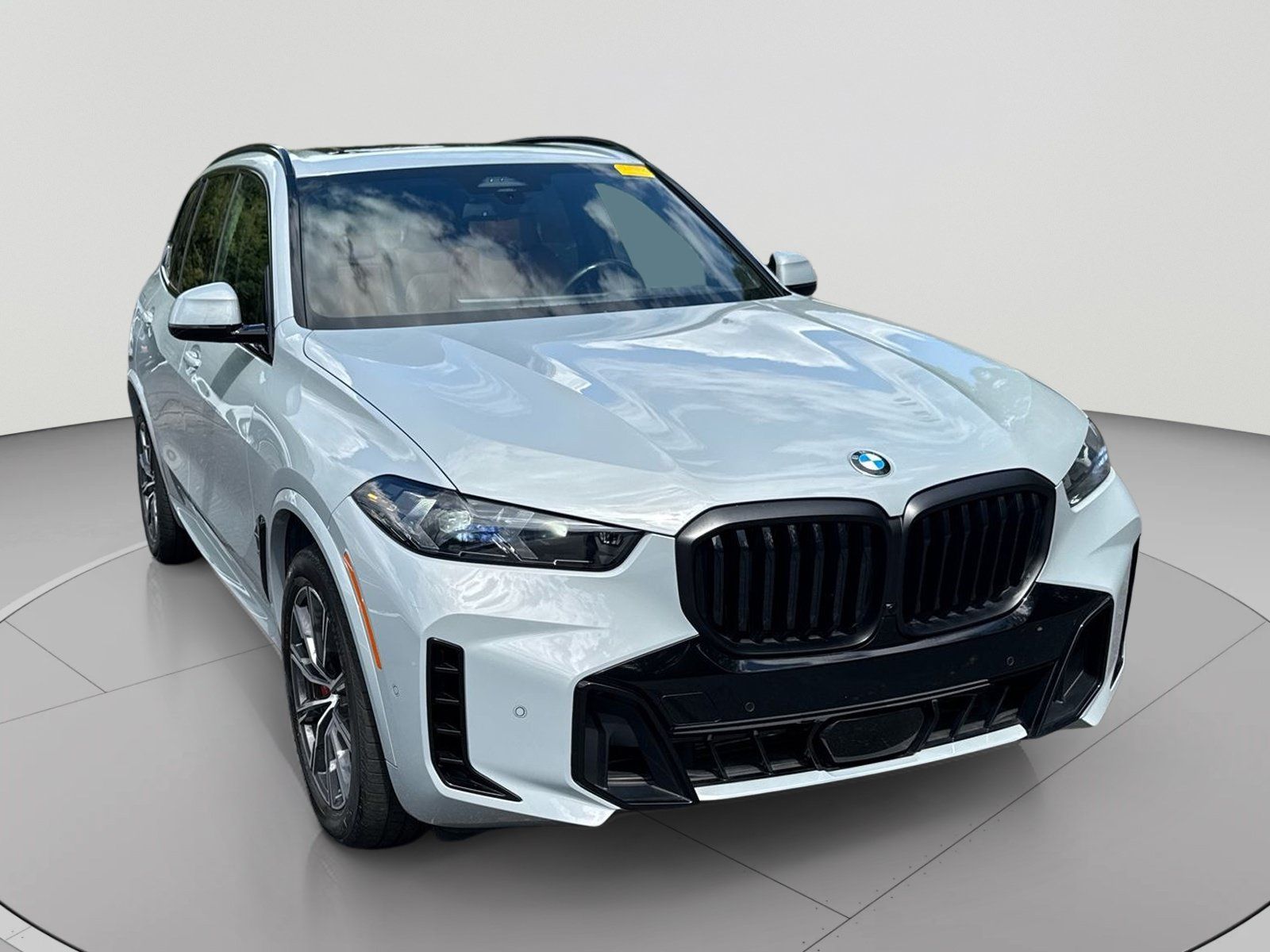 Used 2025 BMW X5 xDrive40i w/ M Sport Package AWD/4WD image 9