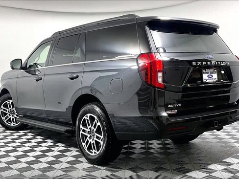 Used 2025 Ford Expedition Active AWD/4WD image 11