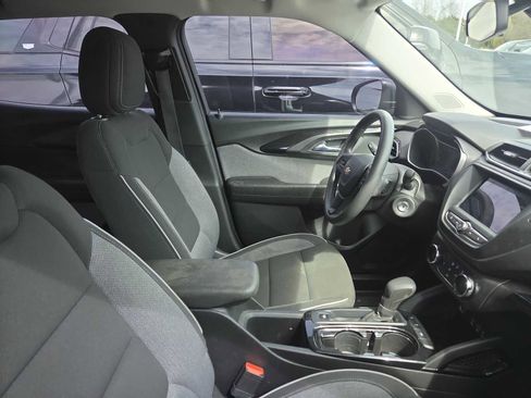 Used 2023 Chevrolet TrailBlazer LS image 4