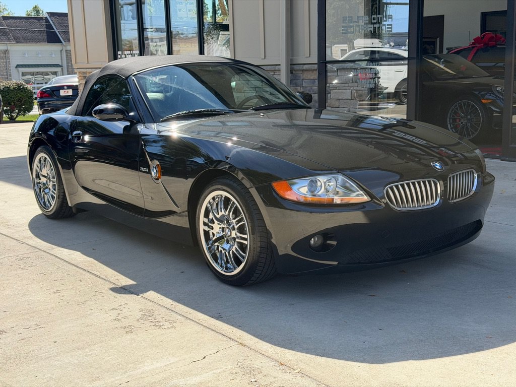Used 2004 BMW Z4 3.0i RWD image 3