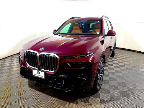 Used 2023 BMW X7 xDrive40i w/ Executive Package image 3