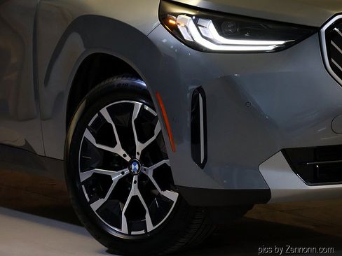 Certified 2025 BMW X3 xDrive30i AWD/4WD image 3