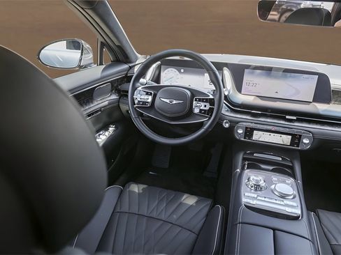 Used 2025 Genesis G90 3.5T image 30