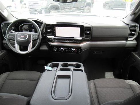 Used 2024 GMC Sierra 1500 Elevation image 12