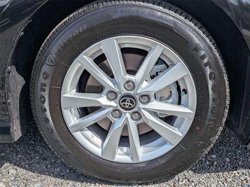 Used 2025 Toyota Camry LE image 10