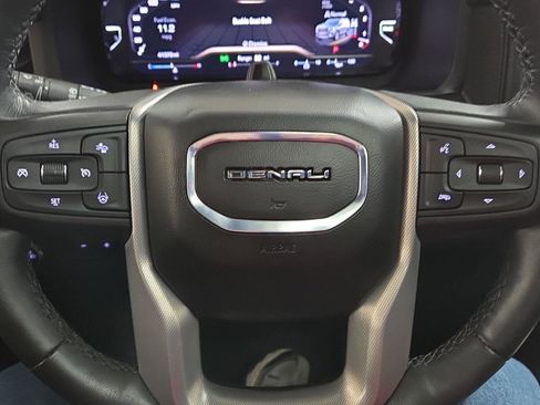 Used 2024 GMC Yukon Denali w/ Denali Reserve Package image 11