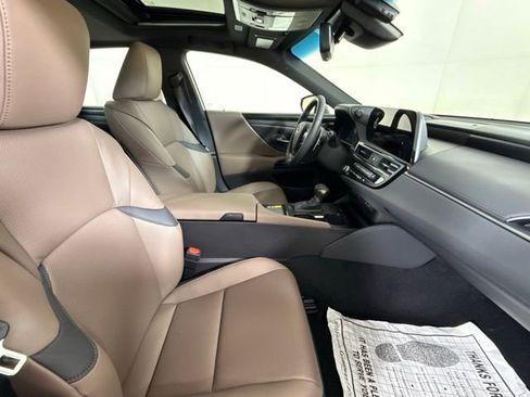 New 2025 Lexus ES 350 w/ Premium Package image 32