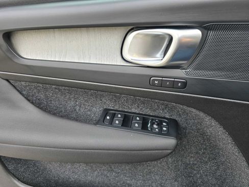 New 2026 Volvo XC40 B5 Core w/ Protection Package Premier image 29