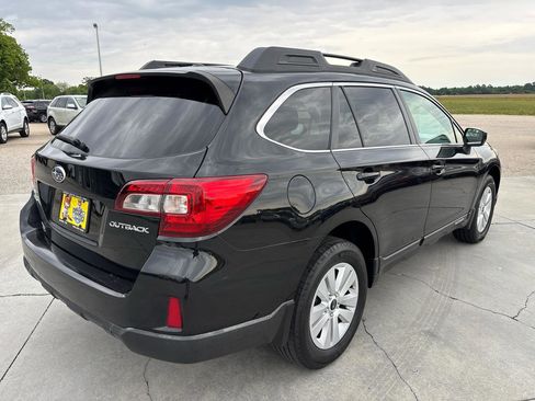 Used 2015 Subaru Outback 2.5i Premium AWD/4WD image 4