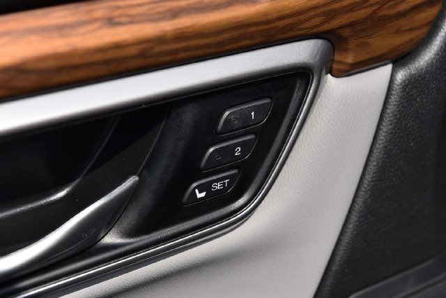 Used 2022 Honda CR-V Touring image 9