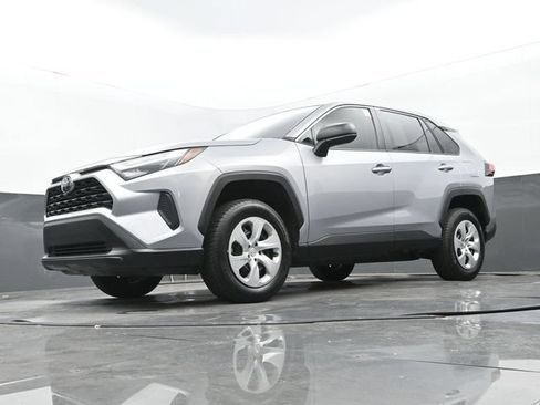 Used 2023 Toyota RAV4 LE FWD image 28