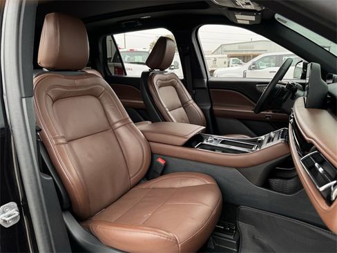 Used 2025 Lincoln Aviator Reserve w/ Jet Appearance Package image 35