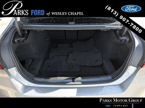 Used 2025 BMW 530i xDrive w/ Premium Package image 9