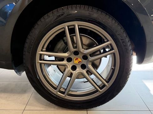 Used 2020 Porsche Macan S w/ Premium Package AWD/4WD image 42