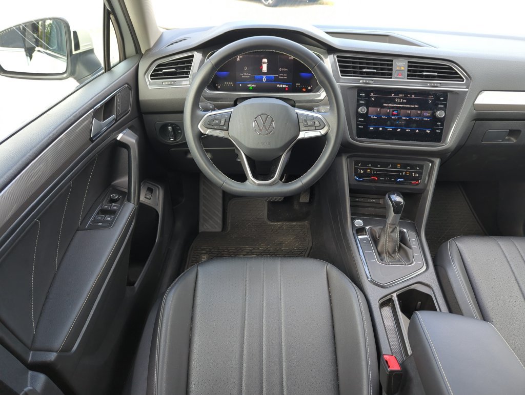 Used 2023 Volkswagen Tiguan SE FWD image 14