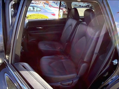 Used 2024 Toyota Grand Highlander XLE image 20