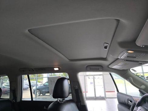 Used 2024 Nissan Armada SL image 44